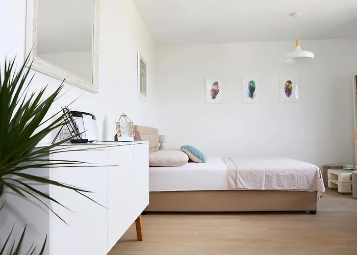 Camino With Parking Apartamento